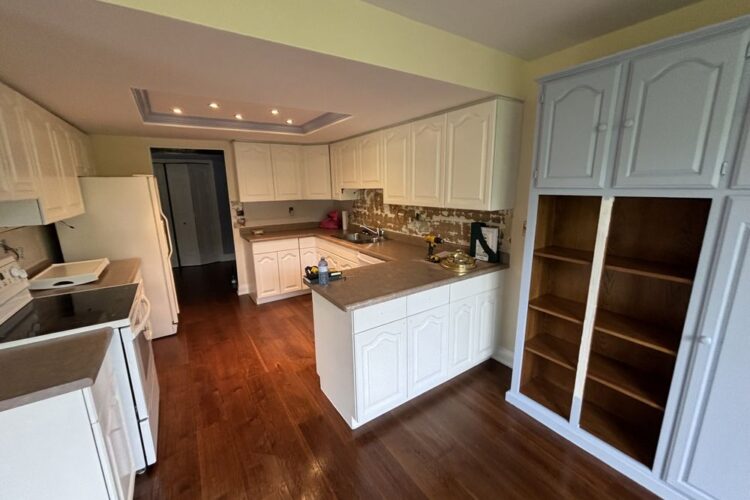 Recovery Painting is your trusted choice for high-quality interior and exterior painting in Brampton, ON. : 905-783-6442